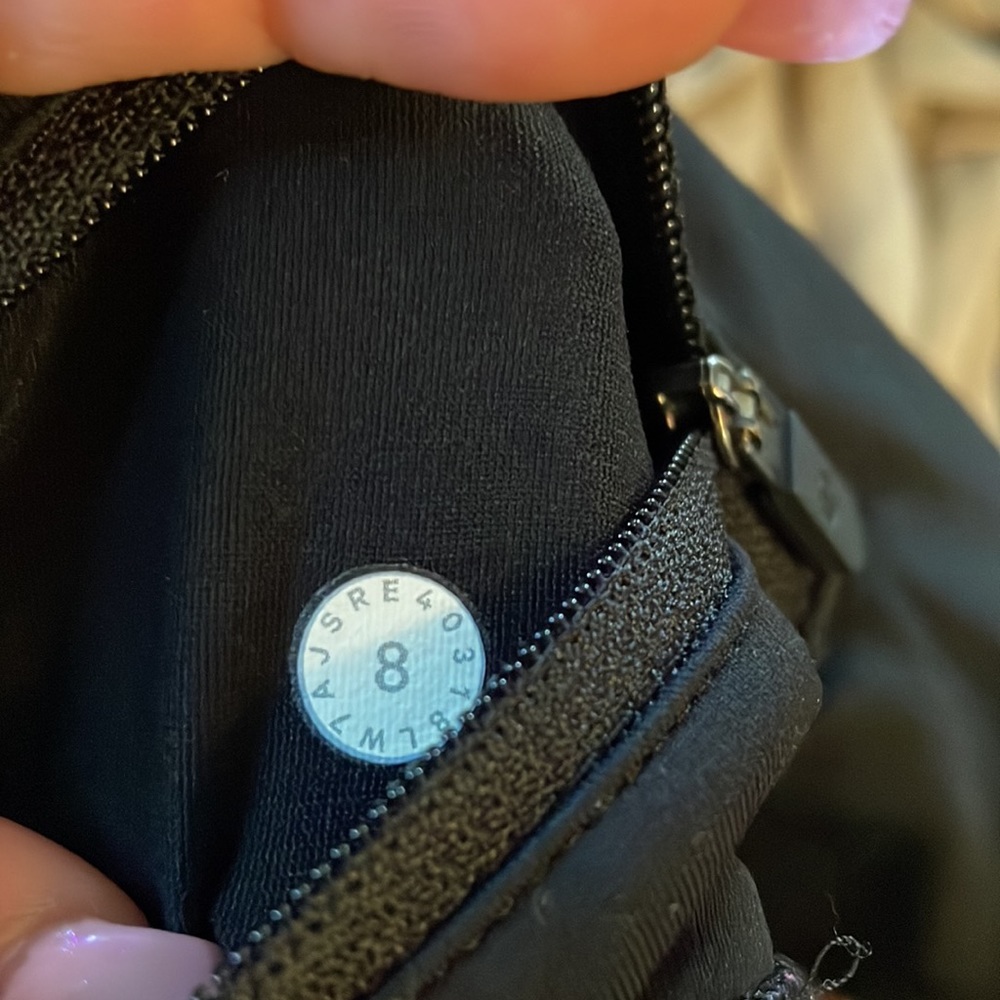 Lululemon Speed Up Shorts 2.5 - Picture 4 of 7